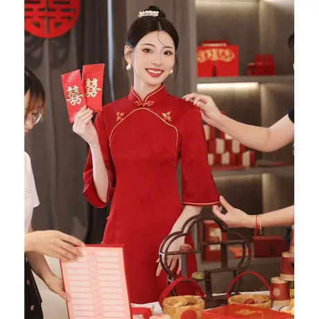 敬酒服旗袍中袖2023年新款红色年轻款订婚日常新娘答谢宴回门礼服图片