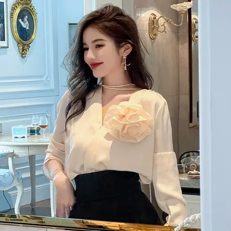 法式缎面设计感小众休闲打底衬衫2025新款显瘦收腰系带V领上衣女商品大图