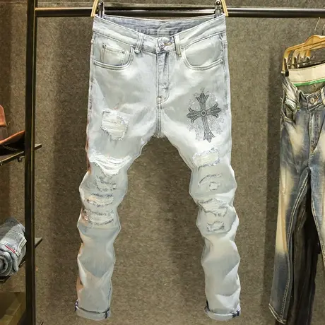潮牌十字架烫钻男士牛仔裤浅色修身小脚裤潮流刮烂破洞裤子秋冬款商品大图