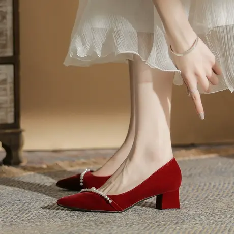 红色高跟鞋女粗跟2023年春夏季新款性感尖头绒面新娘结婚敬酒单鞋图片