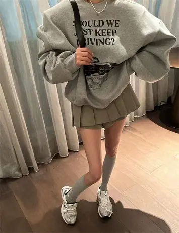 韩国东大门2023秋季新款美式复古字母印花圆领慵懒风垫肩长袖卫衣图片