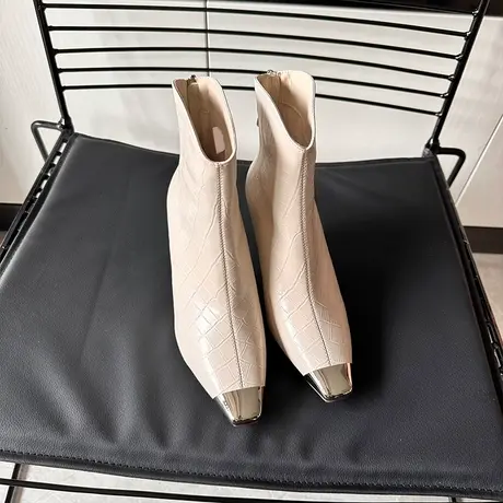 高跟短靴女2024新款冬加绒网红时尚尖头细跟炸街小短靴气质马丁靴图片