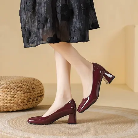 漆皮单鞋女粗跟2023年春季新款百搭方头浅口高跟鞋性感少女工作鞋商品大图