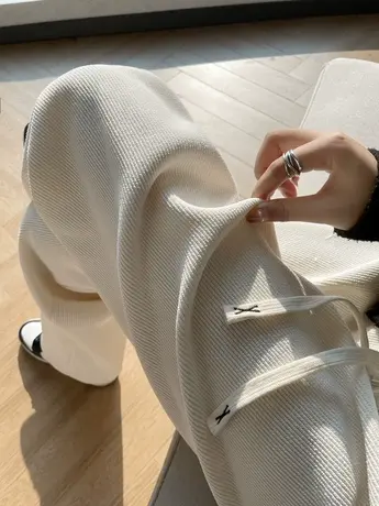 欧棉绒阔腿裤女春秋冬2023新款高腰垂感直筒高级感白色灯芯绒裤子图片