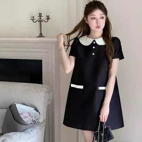 爵莱菲大码富家千金小香风减龄娃娃领宽松连衣裙女高级感小黑裙图片
