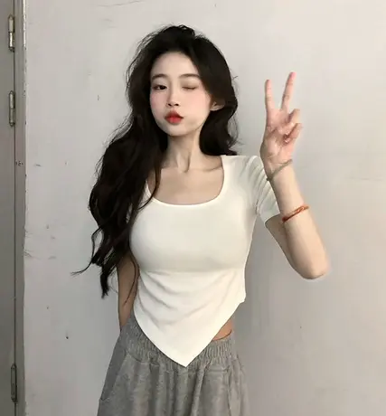 短袖t恤女ins潮2023年新款夏季半袖辣妹体桖设计感小众别致上衣夏图片