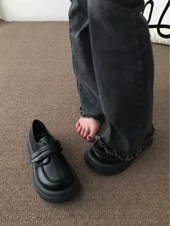 黑色大头小皮鞋女秋季新款松糕厚底魔术贴单鞋复古软底真皮乐福鞋图片