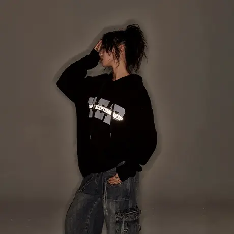 YEP黑色连帽卫衣女2023新款冬季套头复古外套反光印花上衣商品大图