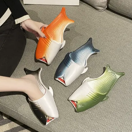 拖鞋女外穿ins潮2025新款凉拖鞋女夏季居家浴室洗澡防滑鲨鱼拖鞋图片