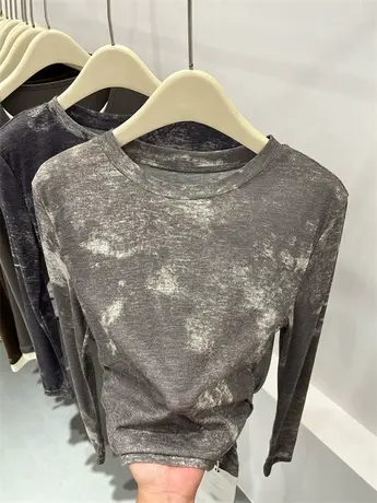 天丝晕染针织衫褶皱小众上衣小衫女2023早秋款圆领长袖修身打底衫商品大图