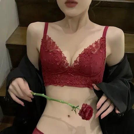 红色内衣女性感聚拢大胸显小无钢圈胸罩收副乳防下垂乳胶文胸套装图片