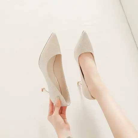 2024春季新款法式百搭银色新娘伴娘单鞋气质尖头浅口高跟鞋女细跟图片