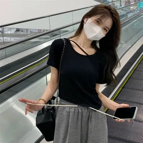 黑色短袖t恤女夏薄款2023新款白色设计感小众不规则别致正肩体恤图片