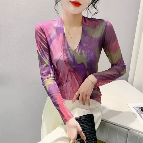秋季新款V领T恤女长袖欧货扎染印花网纱上衣洋气修身减龄性感小衫商品大图