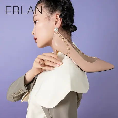 伊伴春季女鞋新款羊皮革铆钉尖头女细跟高跟鞋甜酷通勤鞋时装单鞋图片