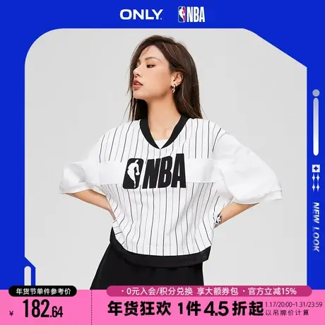 ONLYNBA联名款潮酷撞色宽松V领短款T恤女|123201133商品大图