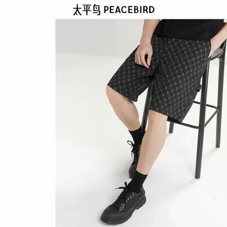 太平鸟男装休闲裤夏新款满版老花中短裤挺括直筒黑色休闲五分裤商品大图