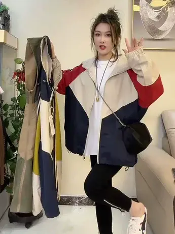 2023春秋季新款上衣设计感撞色拼接宽松休闲条纹连帽外套女减龄潮图片