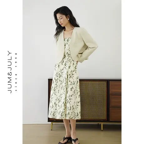 嘉茱莉2024新款黑色V领小西装外套女小个子短款西服外套小众上衣图片