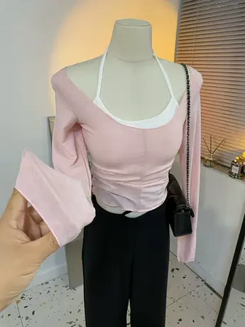 春秋新款纯欲~甜辣挂脖短吊带有胸垫微透修身长袖T恤女两件套上衣图片