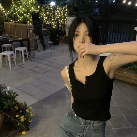 显瘦纽扣外穿无袖白色背心打底衫女韩版夏季短款修身内搭吊带上衣图片