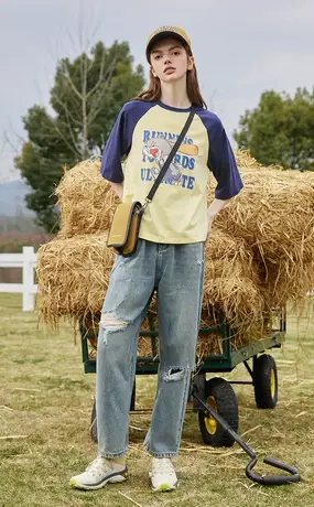 a02夏季时尚做旧破洞设计直筒裤个性休闲女式牛仔裤图片