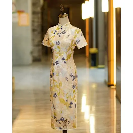 2023年新款旗袍敬酒服新娘年轻款高端气质回门礼服中式订婚连衣裙图片