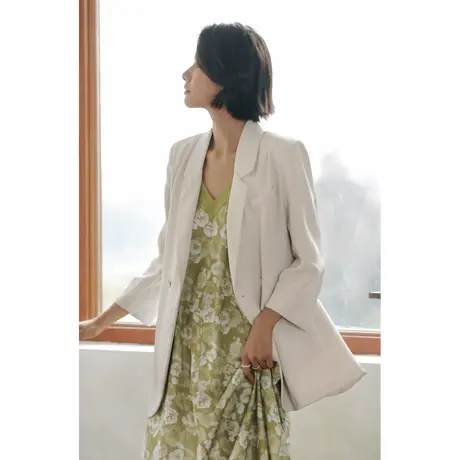 弥古西装外套女春夏2022年新款宽松直筒气质七分袖米白色西服上衣图片