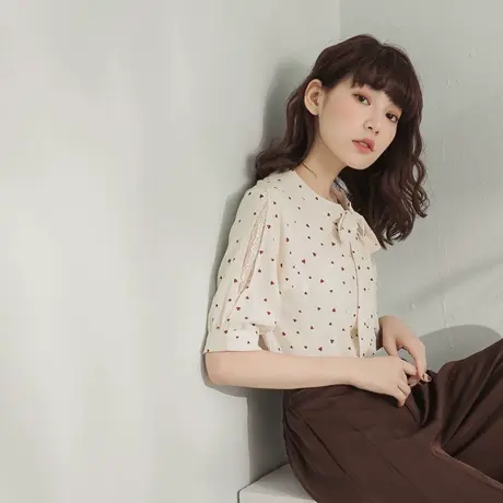 桔熊夏季漂亮蝴蝶结绑带爱心印花蕾丝拼接半袖上衣女大码AB12078图片