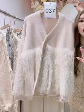 奶系设计感毛毛拼接V领毛衣外套女2023新款韩版宽松软糯针织开衫商品大图