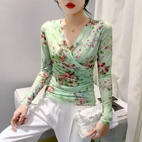 2023秋季交叉V领T恤女长袖性感网纱扎染印花上衣洋气显瘦修身小衫图片