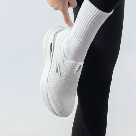 斯凯奇（Skechers）女鞋 新款运动鞋户外出行健身训练舒适透气潮商品大图