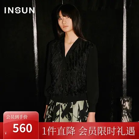 恩裳COVER2023秋季新款摩登流苏设计肩位打褶V领立体袖冰丝针织衫图片