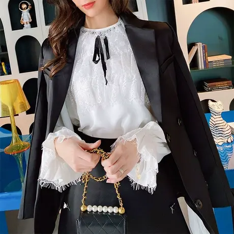 粉红大布娃娃时尚蕾丝花边长袖衬衫2022新款白色喇叭袖雪纺衫女商品大图