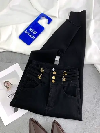 欧货排扣金属装饰牛仔小脚裤2024春季新款显瘦百搭弹力包臀铅笔裤图片