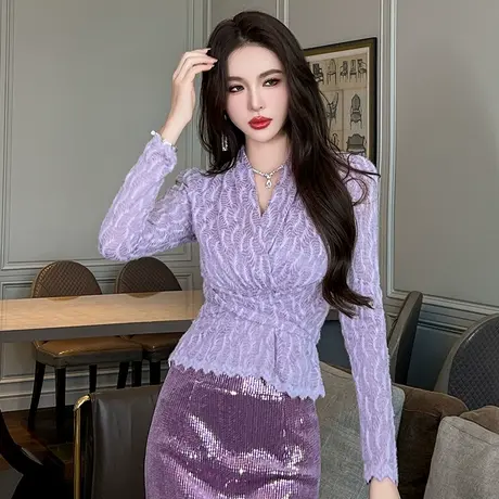 高冷御姐风纯欲紫色蕾丝衫女装性感轻奢气质小衫V领长袖上衣短款图片