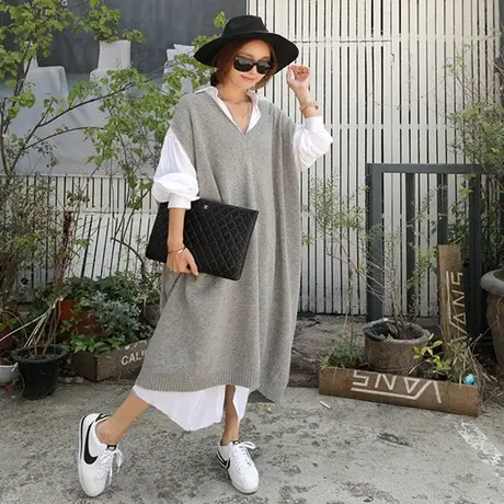 纯诗曼秋冬新款毛线马甲过膝长款女V领无袖背心毛线针织套头马夹图片