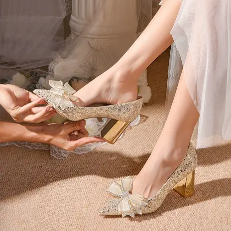 婚鞋秀禾婚纱两穿2023年新款水晶新娘高跟鞋女不累脚粗跟孕妇可穿商品大图
