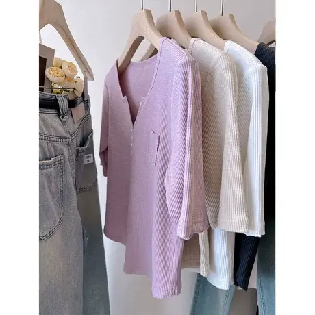 韩国one 版型巨赞 领口小纽扣修身显瘦坑条洋气短款百搭短袖T恤女商品大图