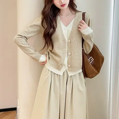 唐狮秋冬毛衣女撞色假两件V领针织开衫女春秋外套高级感气质tu图片