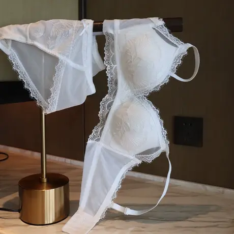 少女内衣小胸聚拢法式纯欲蕾丝白色胸罩无钢圈收副乳薄款文胸套装图片