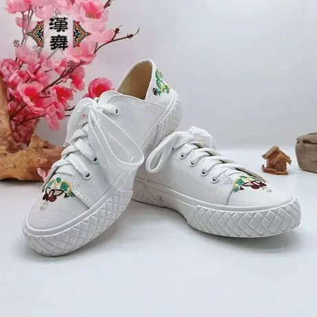 2022新品汉舞布鞋女平底休闲百搭时尚老北京手工鞋刺绣女鞋22DM09图片