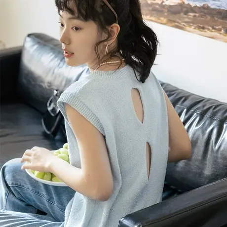 omont蛋挞家 复古后背镂空v领针织衫马甲女2022夏季薄款宽松上衣商品大图