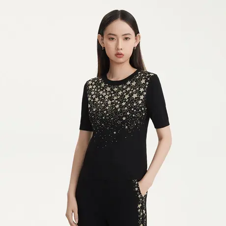 LANCY/悦朗姿2023新款星星印花圆领针织衫女收腰显瘦针织T恤奥莱图片
