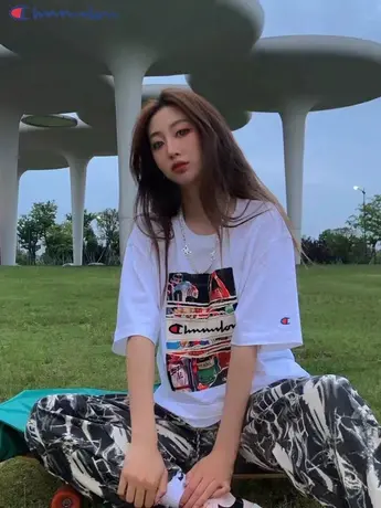 日版正品卖萌冠军T恤短袖女2023新款夏季印花圆领纯棉宽松上衣潮图片