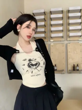 法式甜辣妹不规则个性减龄印花挂脖吊带背心女外搭长袖T恤两件套商品大图