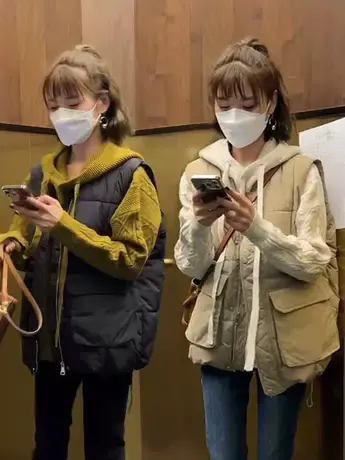 羽绒棉马甲女2023秋冬学院风宽松洋气马夹复古坎肩外套无袖背心潮商品大图