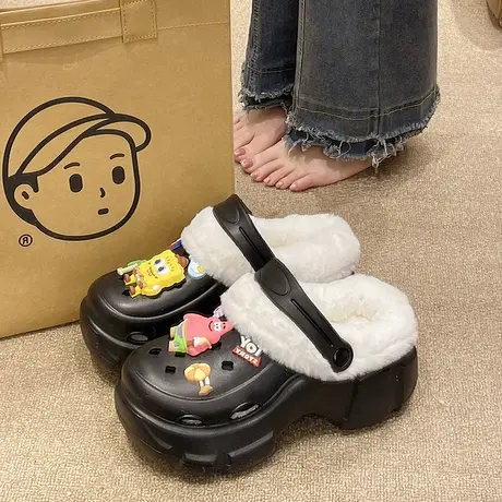 可爱洞洞鞋女外穿2024新款卡通加绒保暖厚底增高踩屎感包头棉拖鞋图片