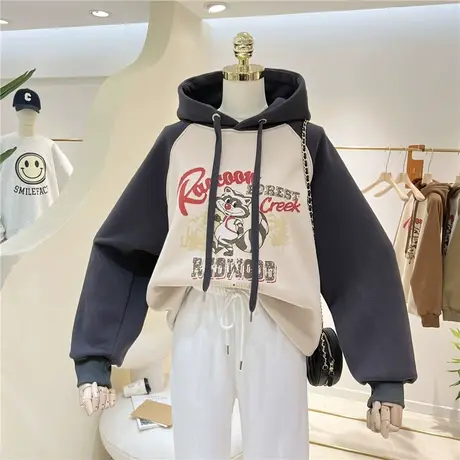拼接撞色韩版复古卡通印花宽松显瘦插肩袖连帽卫衣女外套加绒加厚图片