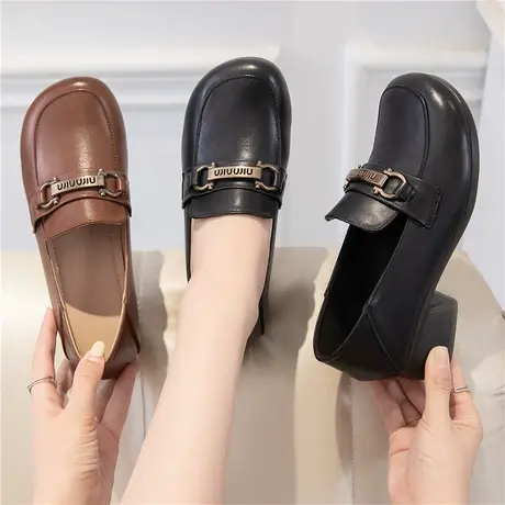 秋季新款真皮软底舒适妈妈鞋单鞋中老年乐福鞋女休闲皮鞋中年鞋子图片